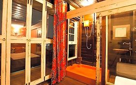 Loy La Long Hotel